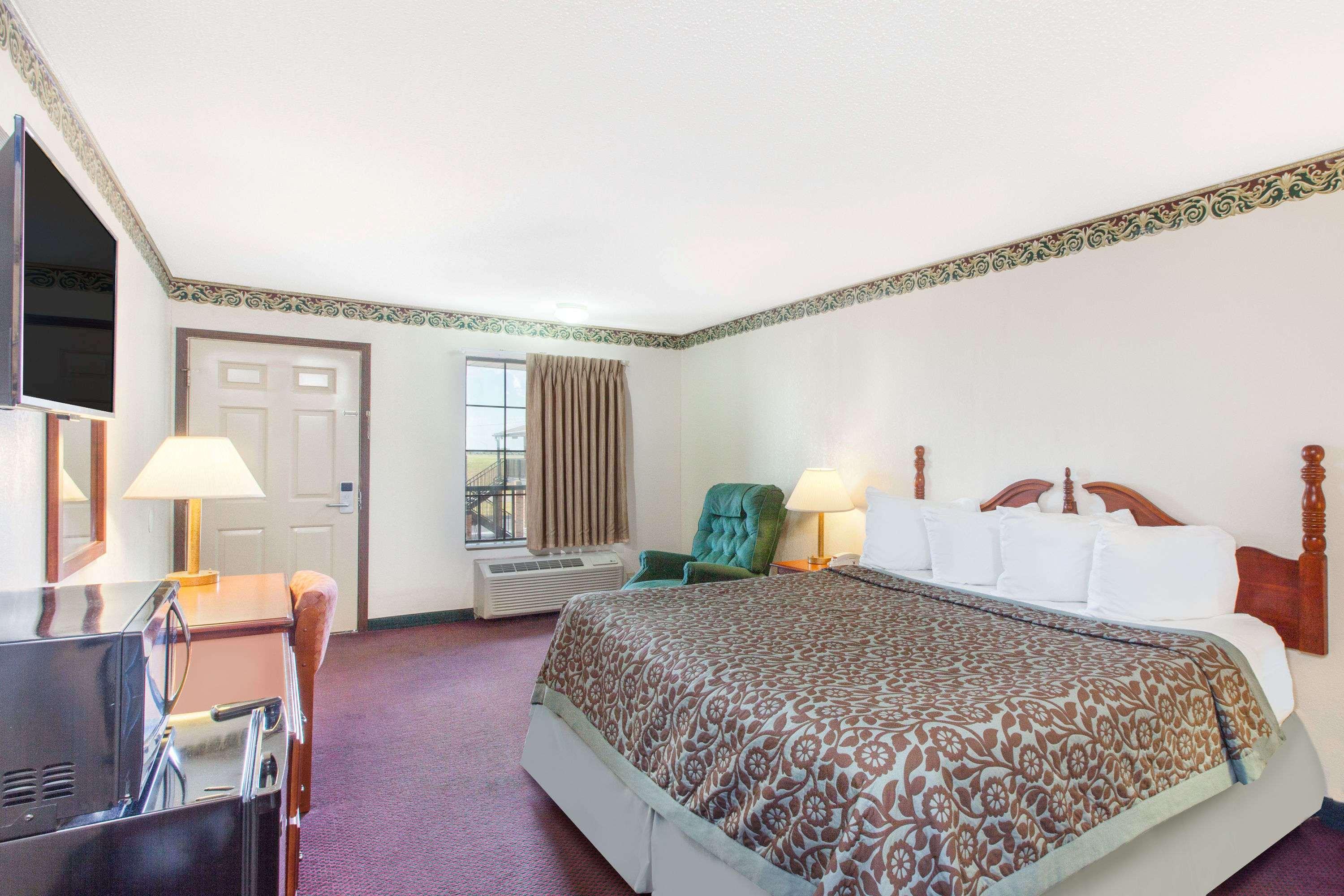 Days Inn By Wyndham Erick Экстерьер фото
